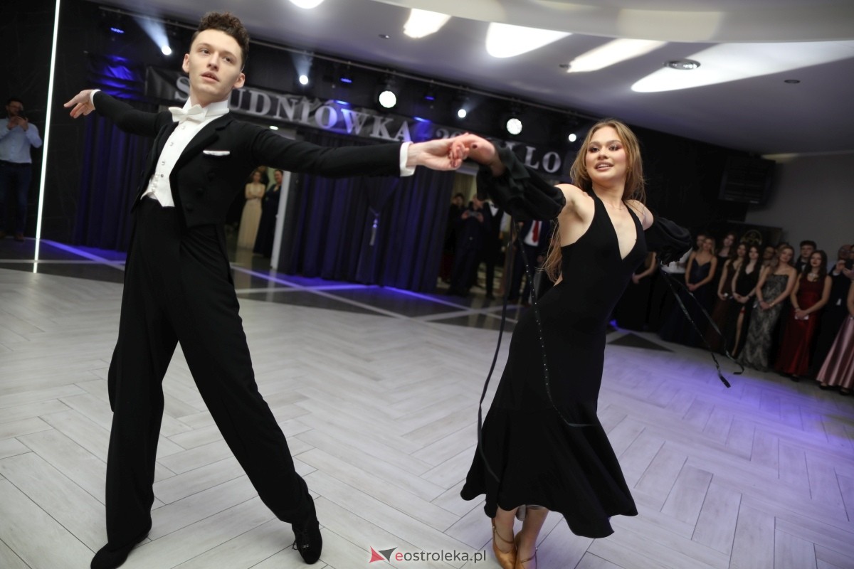 Studniówka I LO w Ostrołęce [17.01.2026] - zdjęcie #88 - eOstroleka.pl