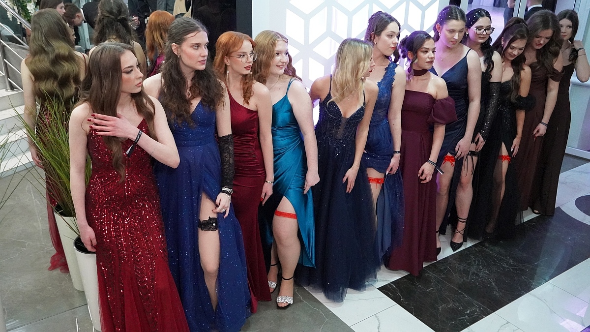 Studniówka I LO w Ostrołęce [17.01.2026] - zdjęcie #70 - eOstroleka.pl