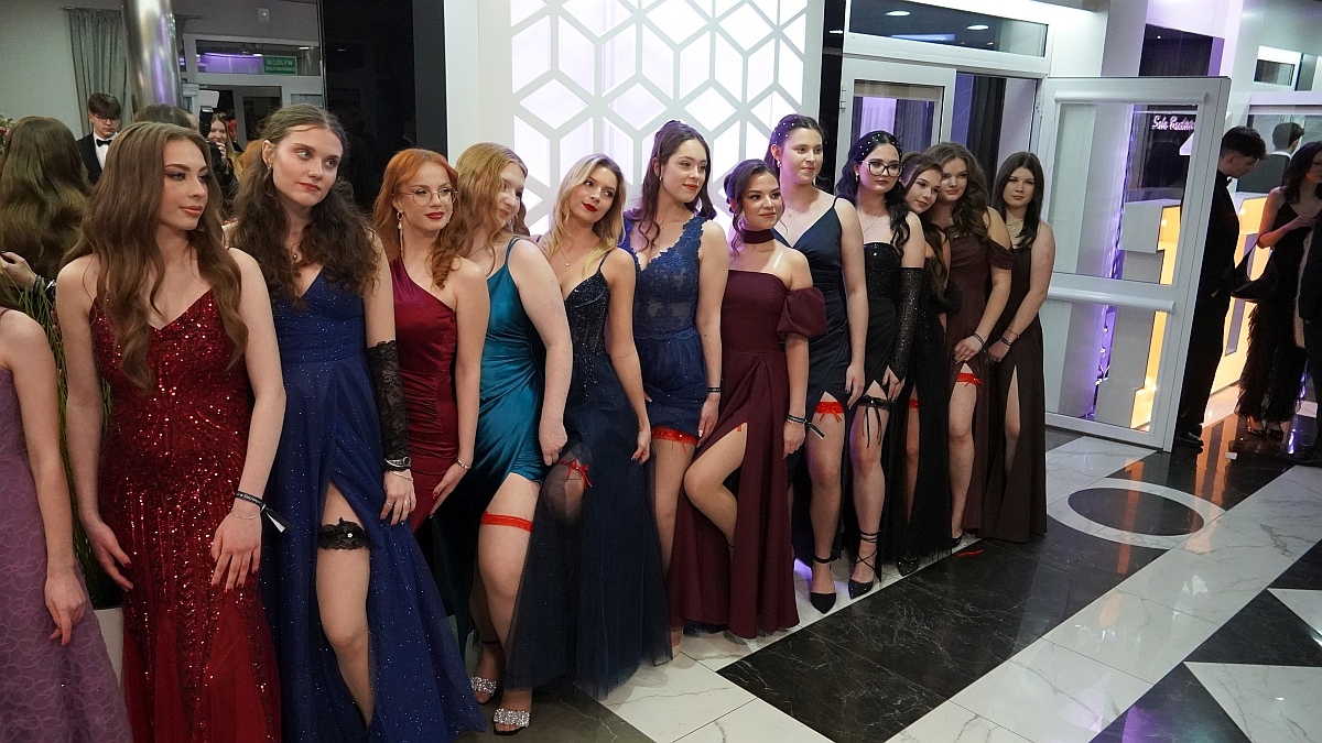 Studniówka I LO w Ostrołęce [17.01.2026] - zdjęcie #66 - eOstroleka.pl