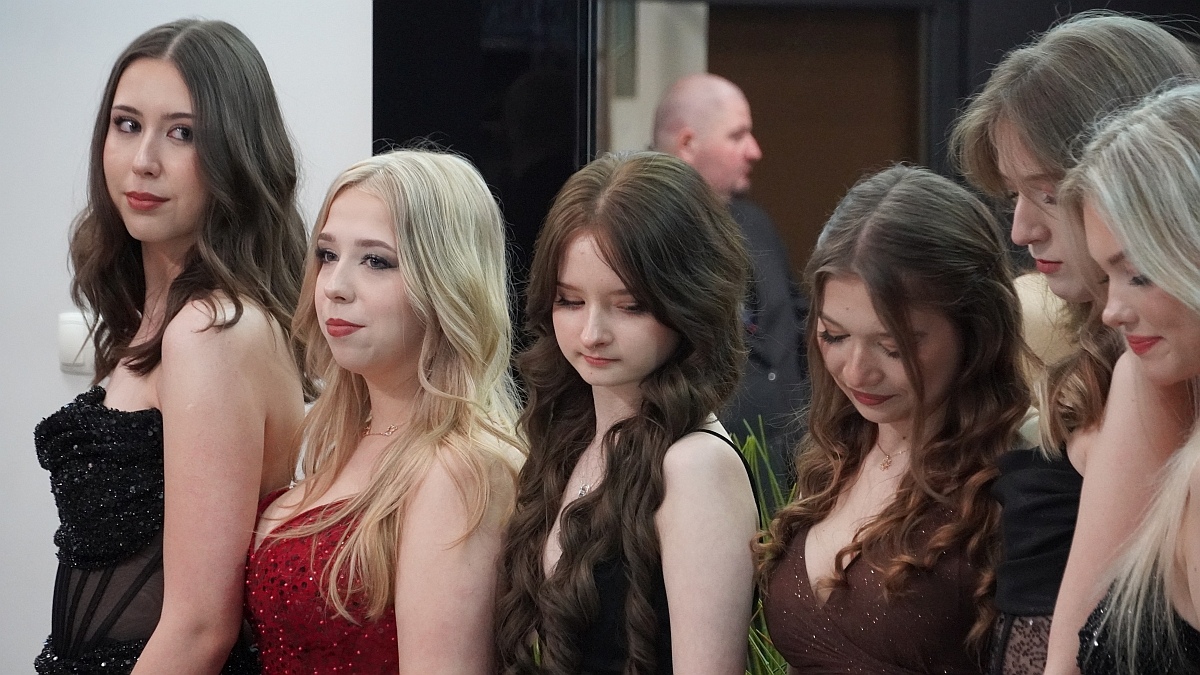 Studniówka I LO w Ostrołęce [17.01.2026] - zdjęcie #50 - eOstroleka.pl