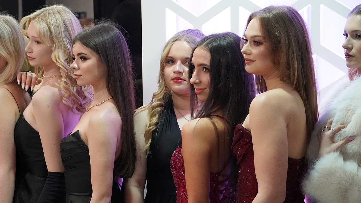 Studniówka I LO w Ostrołęce [17.01.2026] - zdjęcie #49 - eOstroleka.pl