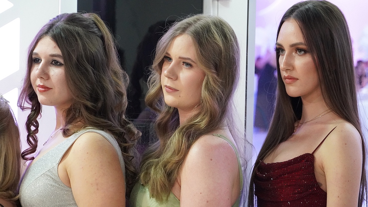 Studniówka I LO w Ostrołęce [17.01.2026] - zdjęcie #46 - eOstroleka.pl