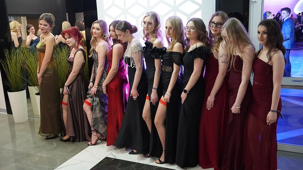 Studniówka I LO w Ostrołęce [17.01.2026] - zdjęcie #28 - eOstroleka.pl