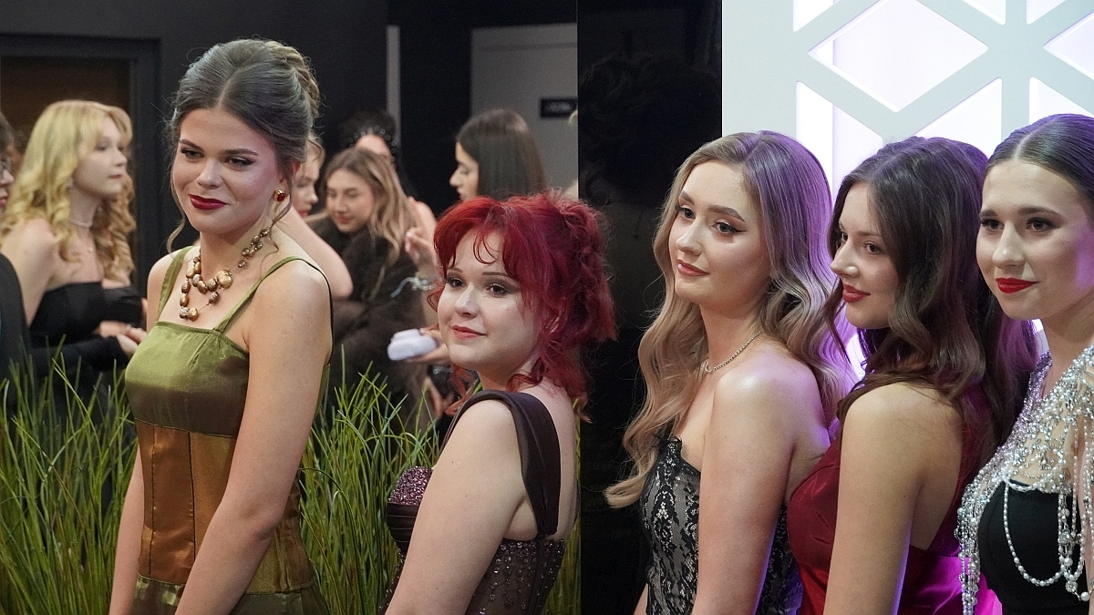 Studniówka I LO w Ostrołęce [17.01.2026] - zdjęcie #27 - eOstroleka.pl