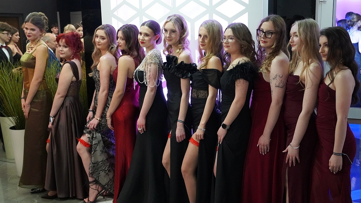 Studniówka I LO w Ostrołęce [17.01.2026] - zdjęcie #22 - eOstroleka.pl