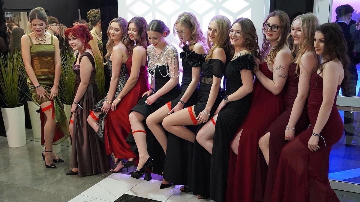 Studniówka I LO w Ostrołęce [17.01.2026] - zdjęcie #21 - eOstroleka.pl