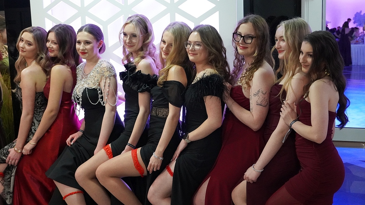 Studniówka I LO w Ostrołęce [17.01.2026] - zdjęcie #17 - eOstroleka.pl