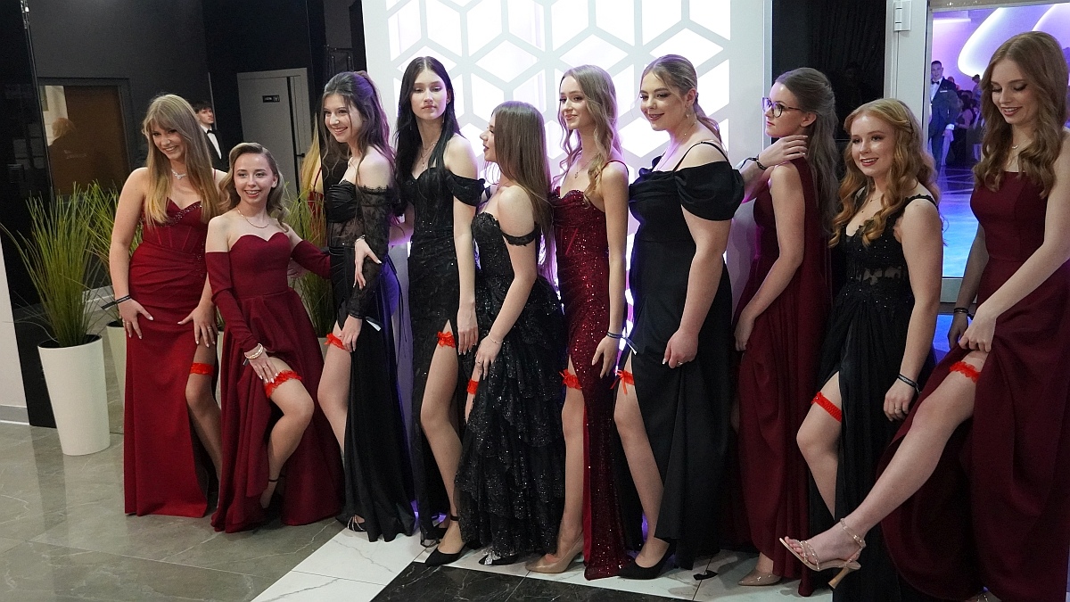 Studniówka I LO w Ostrołęce [17.01.2026] - zdjęcie #15 - eOstroleka.pl