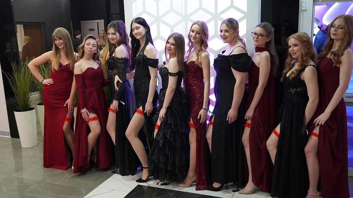 Studniówka I LO w Ostrołęce [17.01.2026] - zdjęcie #13 - eOstroleka.pl