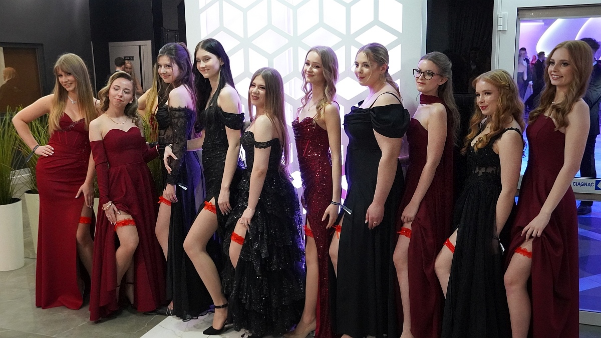 Studniówka I LO w Ostrołęce [17.01.2026] - zdjęcie #10 - eOstroleka.pl