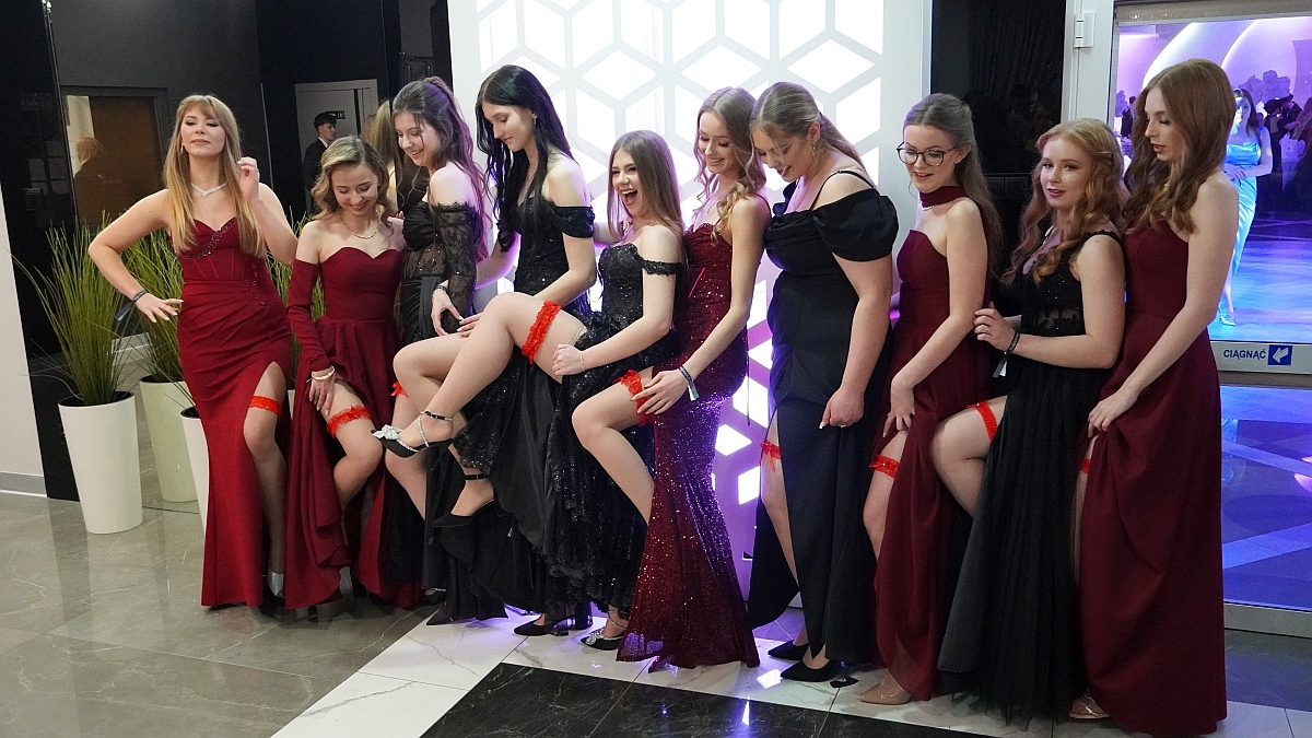 Studniówka I LO w Ostrołęce [17.01.2026] - zdjęcie #5 - eOstroleka.pl