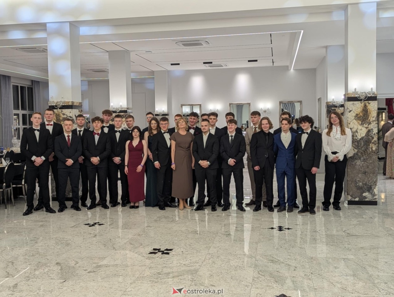 Studniówka ZSZ 3 w Ostrołęce [17.01.2026] - zdjęcie #12 - eOstroleka.pl