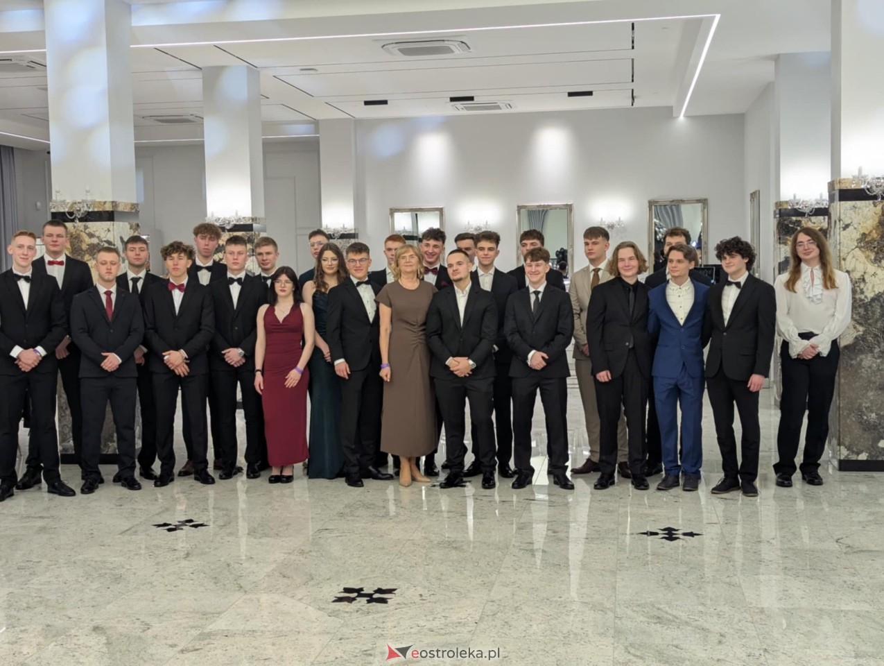 Studniówka ZSZ 3 w Ostrołęce [17.01.2026] - zdjęcie #2 - eOstroleka.pl