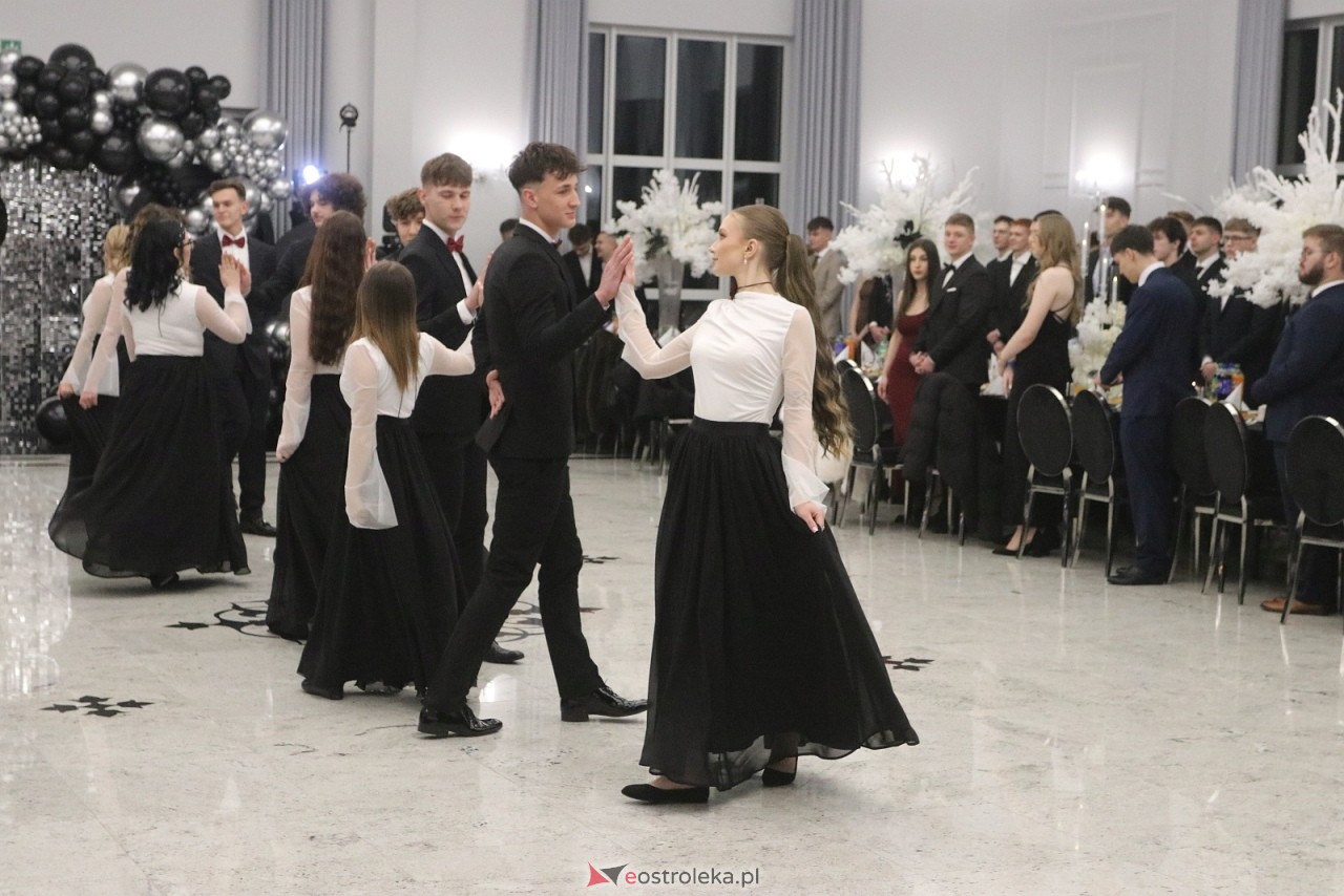 Studniówka ZSZ 3 w Ostrołęce [17.01.2026] - zdjęcie #245 - eOstroleka.pl