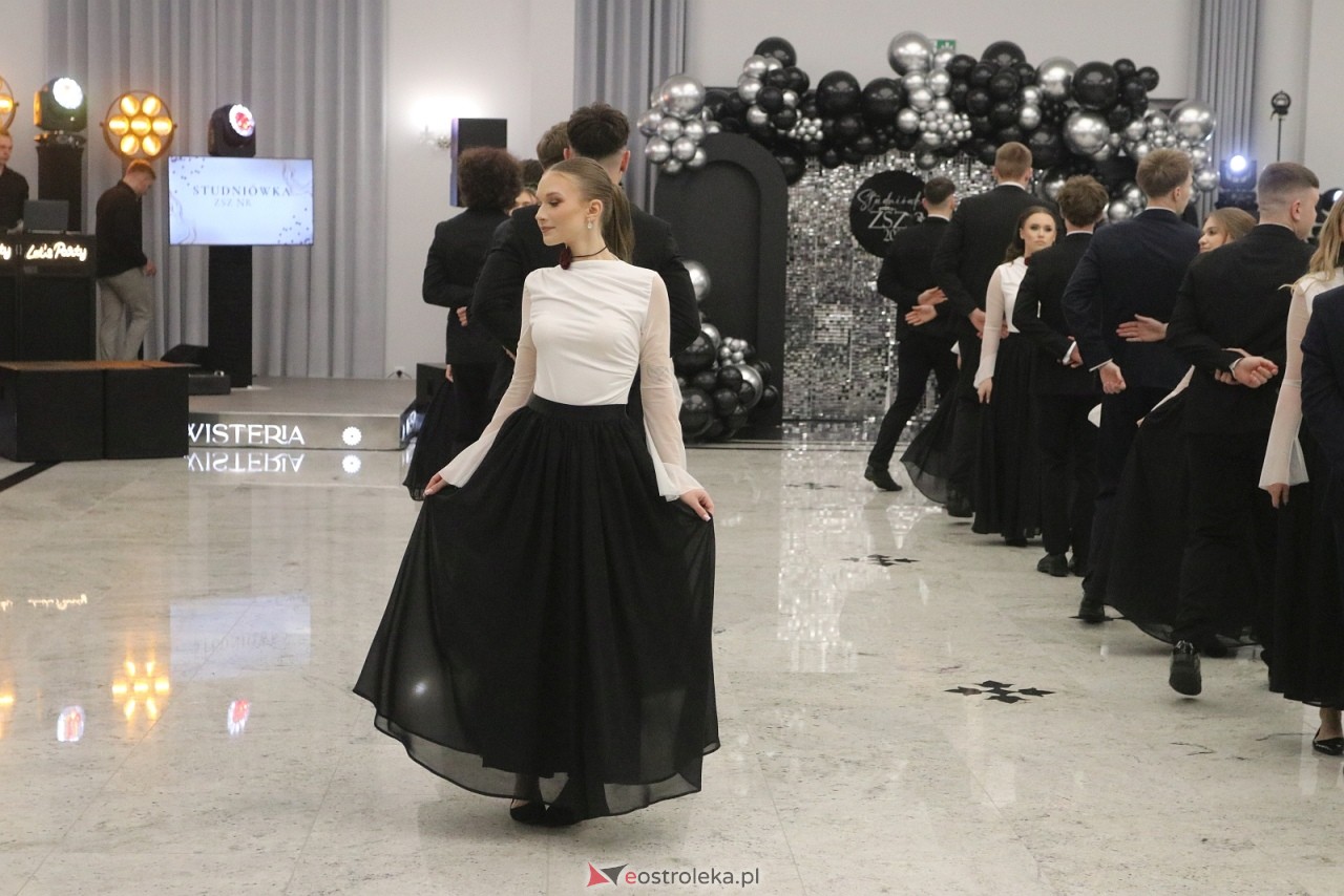 Studniówka ZSZ 3 w Ostrołęce [17.01.2026] - zdjęcie #242 - eOstroleka.pl