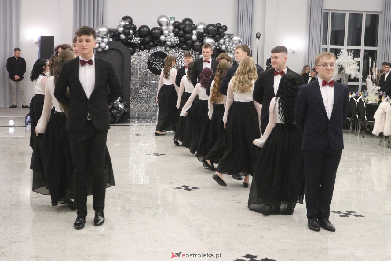 Studniówka ZSZ 3 w Ostrołęce [17.01.2026] - zdjęcie #239 - eOstroleka.pl