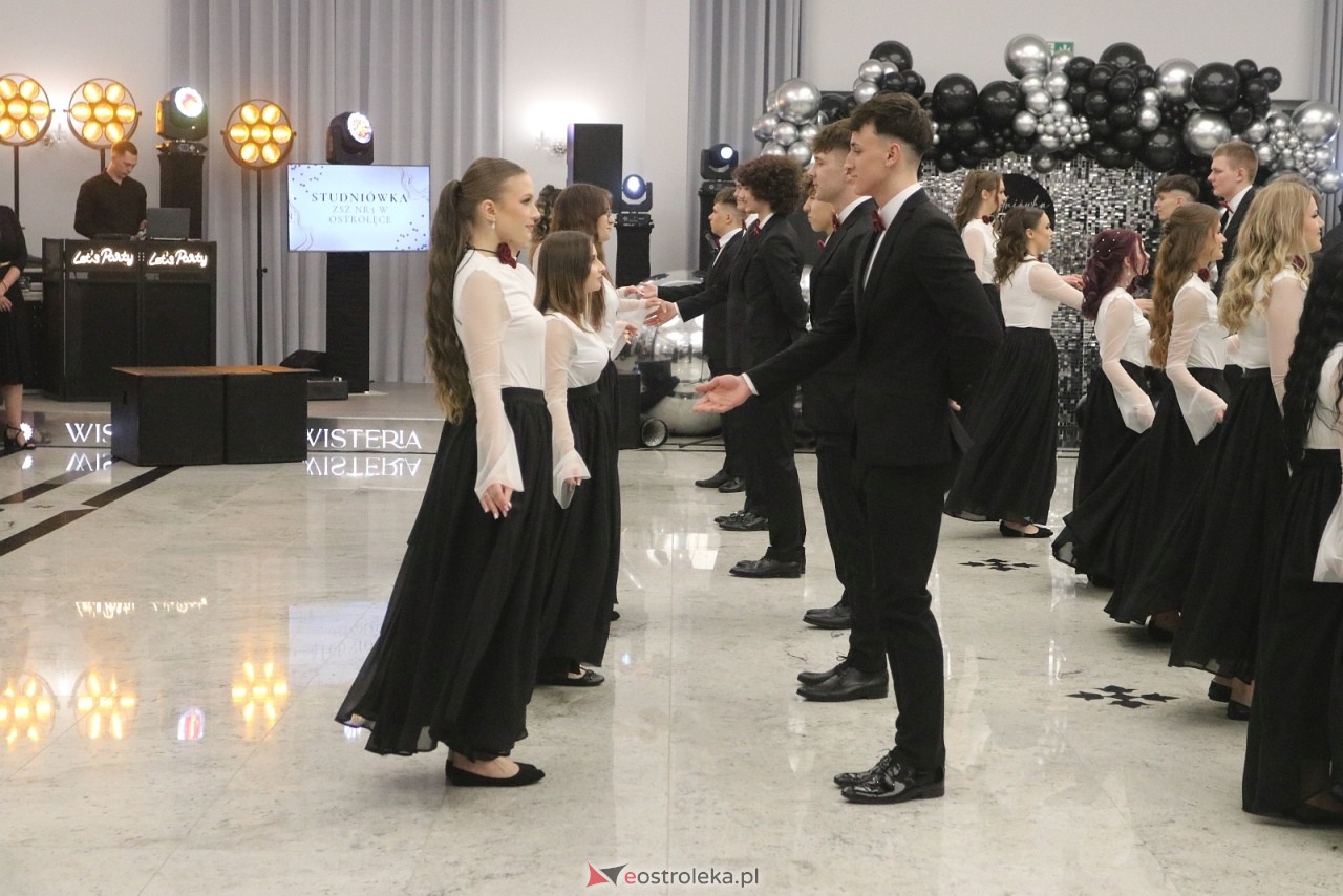 Studniówka ZSZ 3 w Ostrołęce [17.01.2026] - zdjęcie #238 - eOstroleka.pl