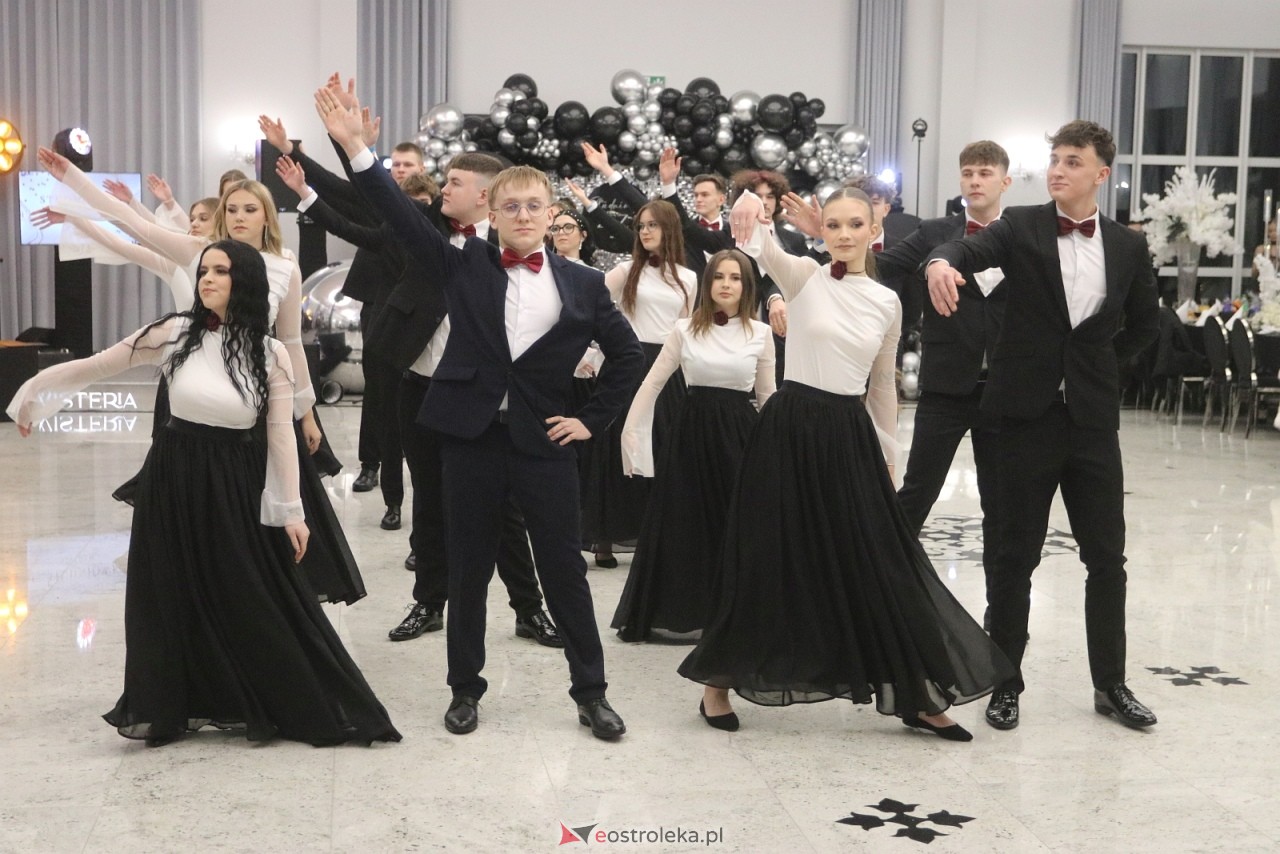 Studniówka ZSZ 3 w Ostrołęce [17.01.2026] - zdjęcie #235 - eOstroleka.pl