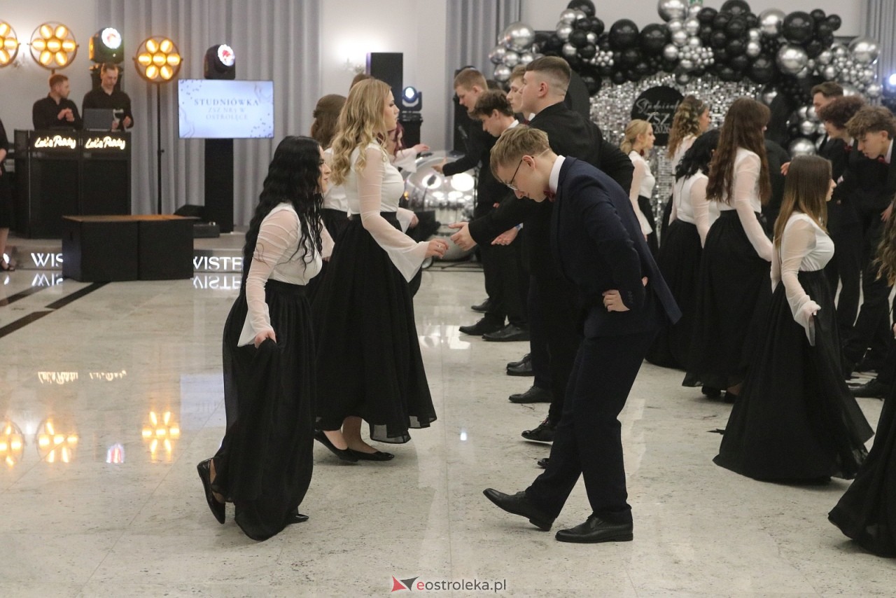 Studniówka ZSZ 3 w Ostrołęce [17.01.2026] - zdjęcie #233 - eOstroleka.pl