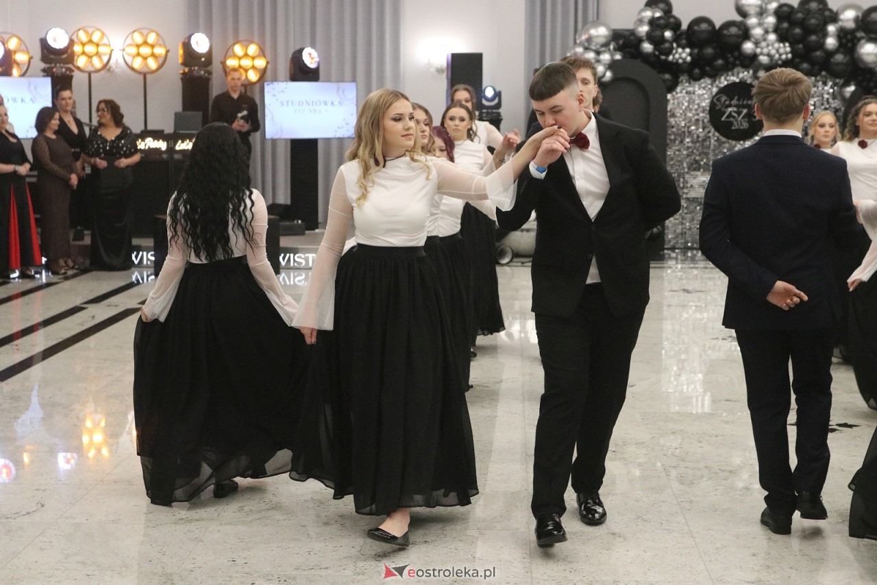 Studniówka ZSZ 3 w Ostrołęce [17.01.2026] - zdjęcie #221 - eOstroleka.pl