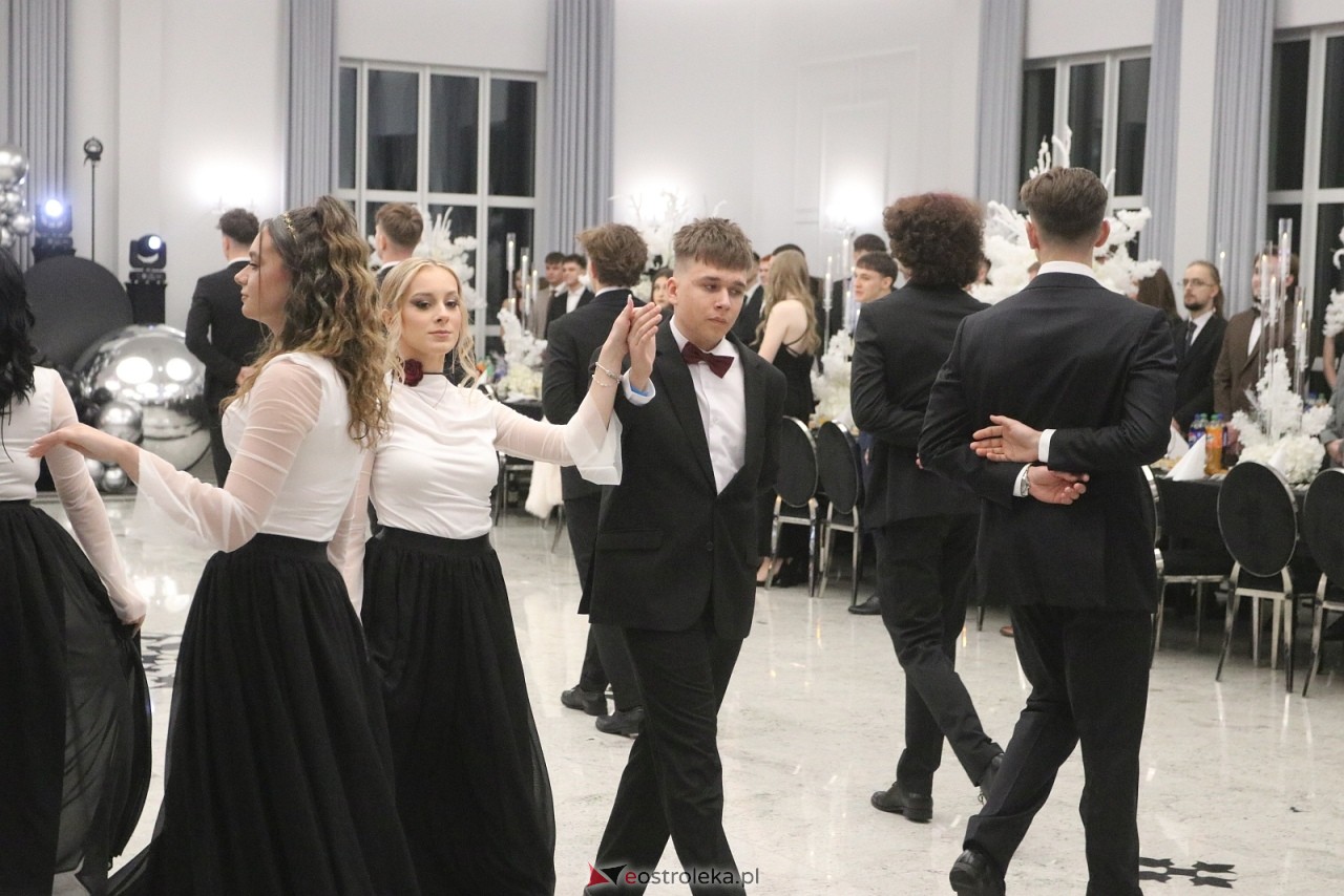 Studniówka ZSZ 3 w Ostrołęce [17.01.2026] - zdjęcie #216 - eOstroleka.pl