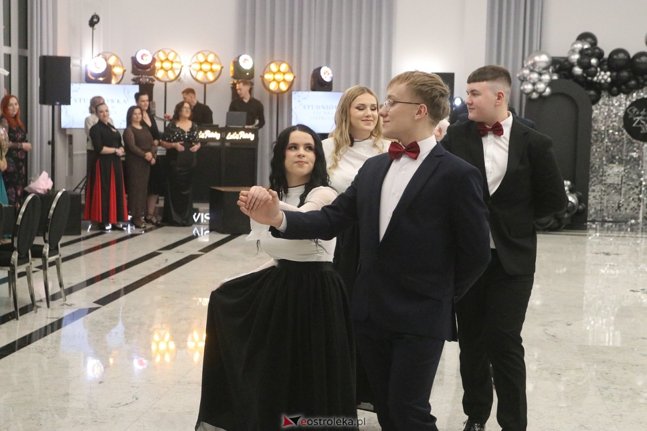 Studniówka ZSZ 3 w Ostrołęce [17.01.2026] - zdjęcie #211 - eOstroleka.pl