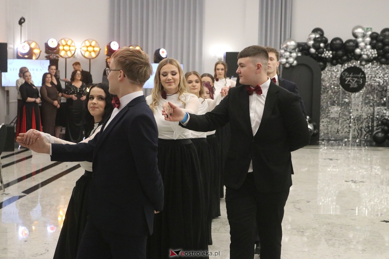 Studniówka ZSZ 3 w Ostrołęce [17.01.2026] - zdjęcie #210 - eOstroleka.pl