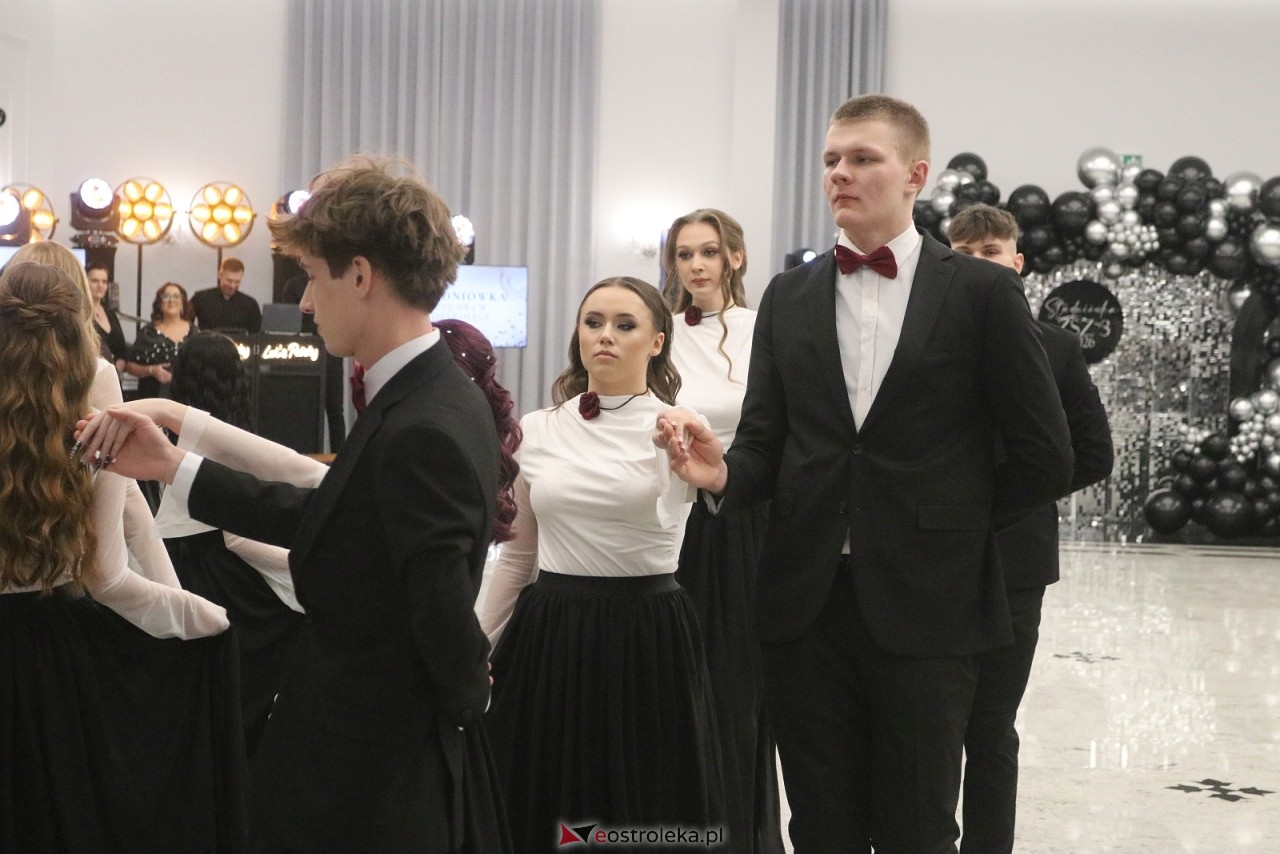 Studniówka ZSZ 3 w Ostrołęce [17.01.2026] - zdjęcie #205 - eOstroleka.pl