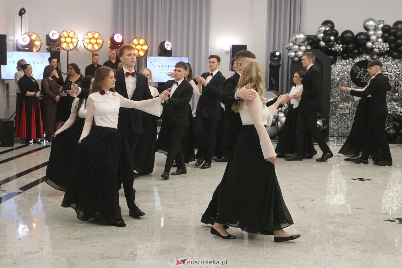 Studniówka ZSZ 3 w Ostrołęce [17.01.2026] - zdjęcie #193 - eOstroleka.pl