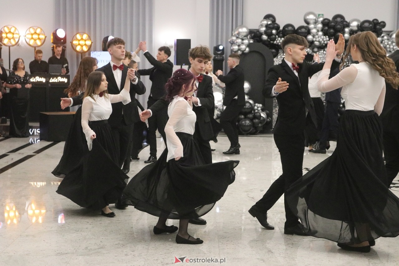 Studniówka ZSZ 3 w Ostrołęce [17.01.2026] - zdjęcie #185 - eOstroleka.pl