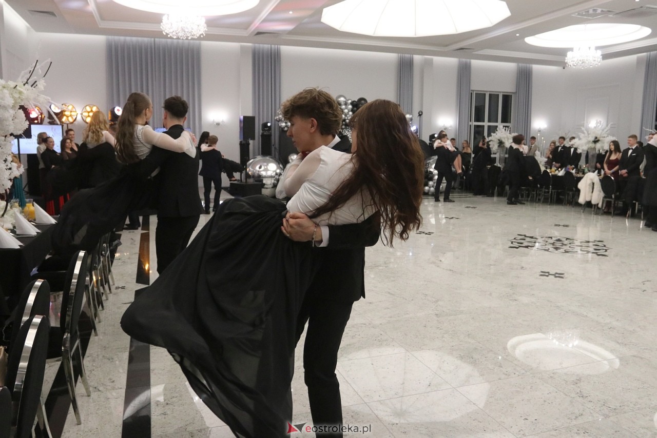 Studniówka ZSZ 3 w Ostrołęce [17.01.2026] - zdjęcie #121 - eOstroleka.pl