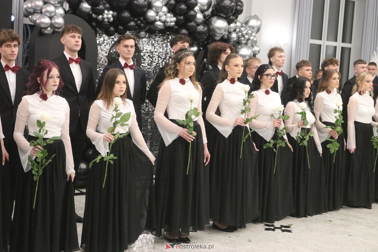 Studniówka ZSZ 3 w Ostrołęce [17.01.2026] - zdjęcie #140 - eOstroleka.pl