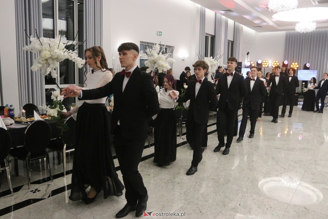 Studniówka ZSZ 3 w Ostrołęce [17.01.2026] - zdjęcie #136 - eOstroleka.pl