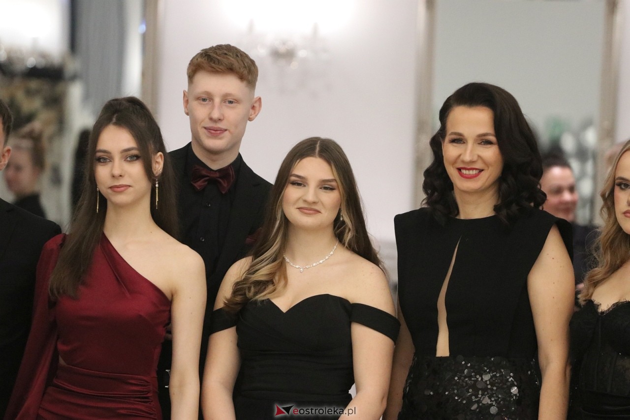 Studniówka ZSZ 3 w Ostrołęce [17.01.2026] - zdjęcie #110 - eOstroleka.pl