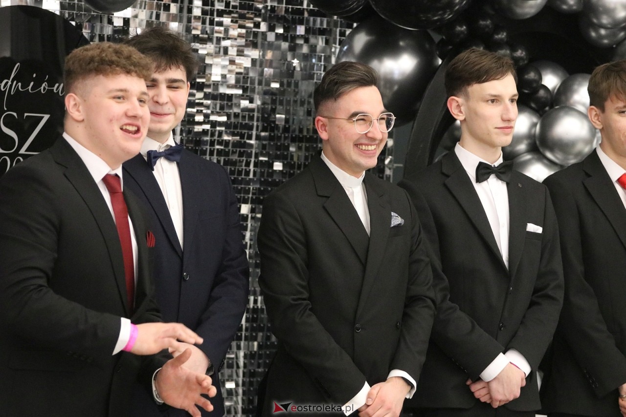 Studniówka ZSZ 3 w Ostrołęce [17.01.2026] - zdjęcie #100 - eOstroleka.pl