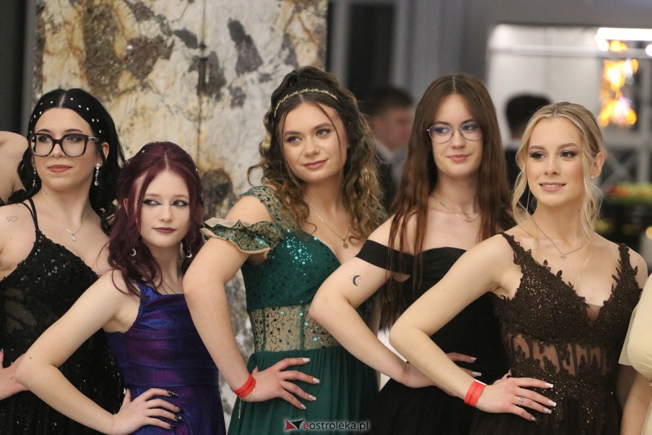 Studniówka ZSZ 3 w Ostrołęce [17.01.2026] - zdjęcie #80 - eOstroleka.pl