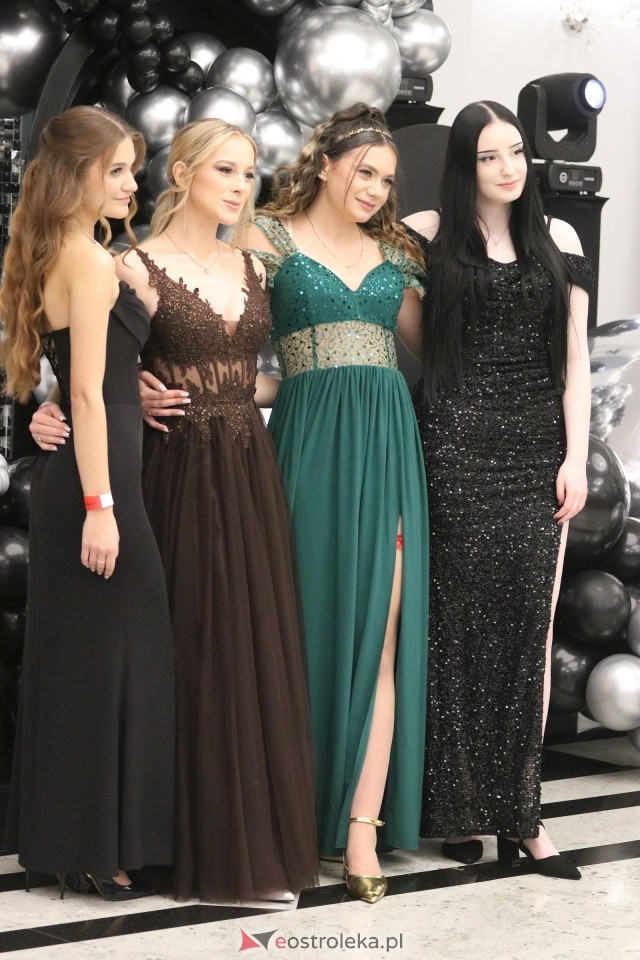 Studniówka ZSZ 3 w Ostrołęce [17.01.2026] - zdjęcie #56 - eOstroleka.pl