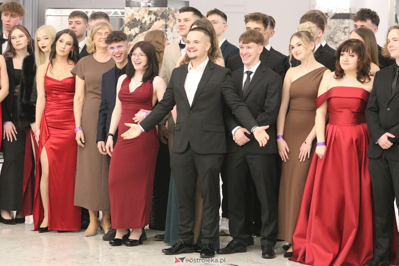 Studniówka ZSZ 3 w Ostrołęce [17.01.2026] - zdjęcie #52 - eOstroleka.pl