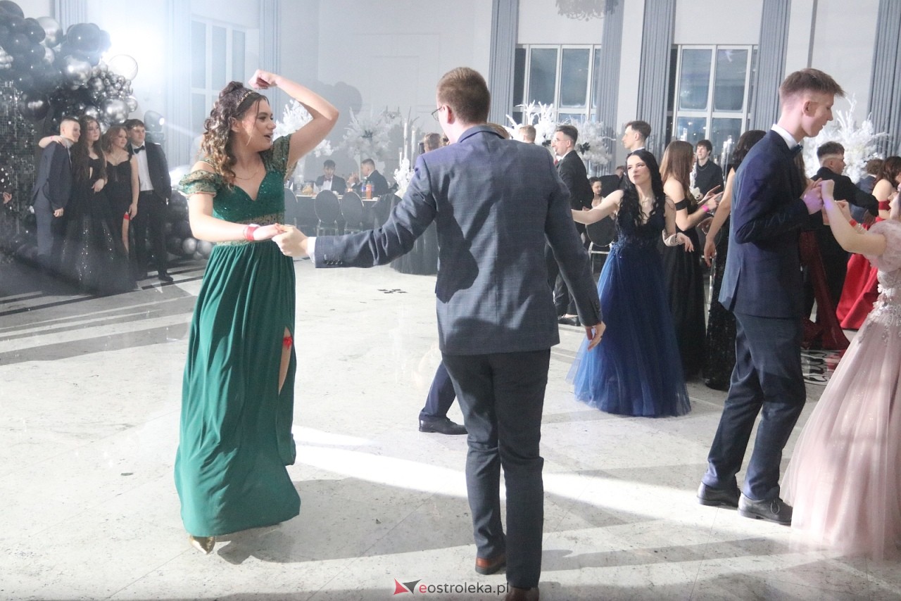 Studniówka ZSZ 3 w Ostrołęce [17.01.2026] - zdjęcie #43 - eOstroleka.pl