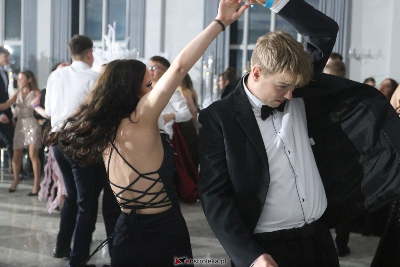 Studniówka ZSZ 3 w Ostrołęce [17.01.2026] - zdjęcie #40 - eOstroleka.pl