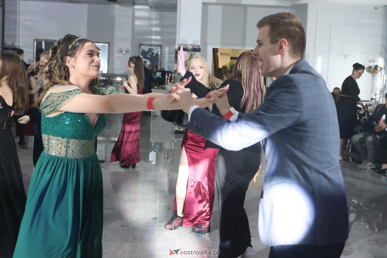 Studniówka ZSZ 3 w Ostrołęce [17.01.2026] - zdjęcie #39 - eOstroleka.pl