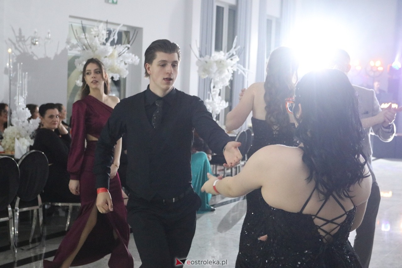 Studniówka ZSZ 3 w Ostrołęce [17.01.2026] - zdjęcie #36 - eOstroleka.pl