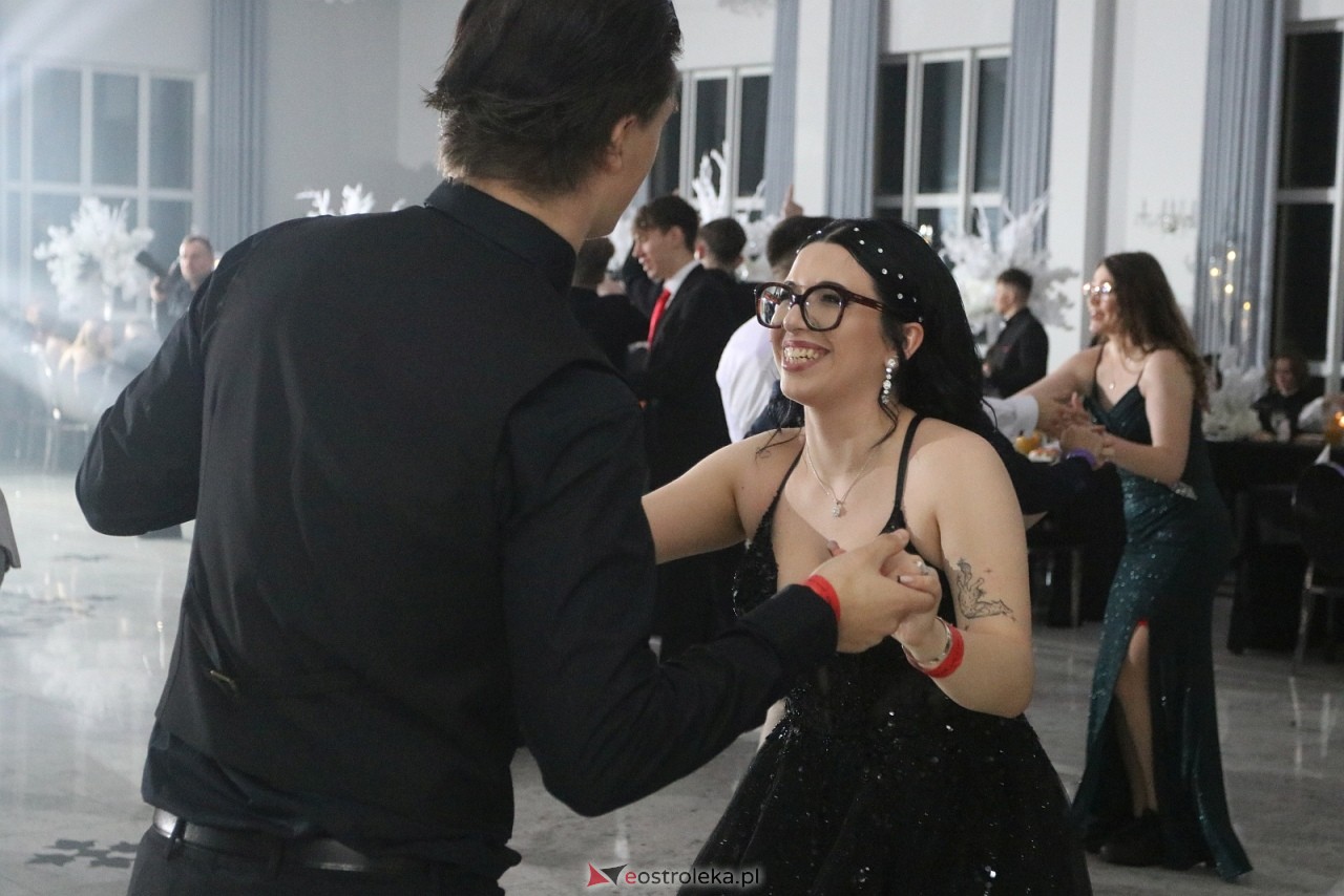 Studniówka ZSZ 3 w Ostrołęce [17.01.2026] - zdjęcie #35 - eOstroleka.pl