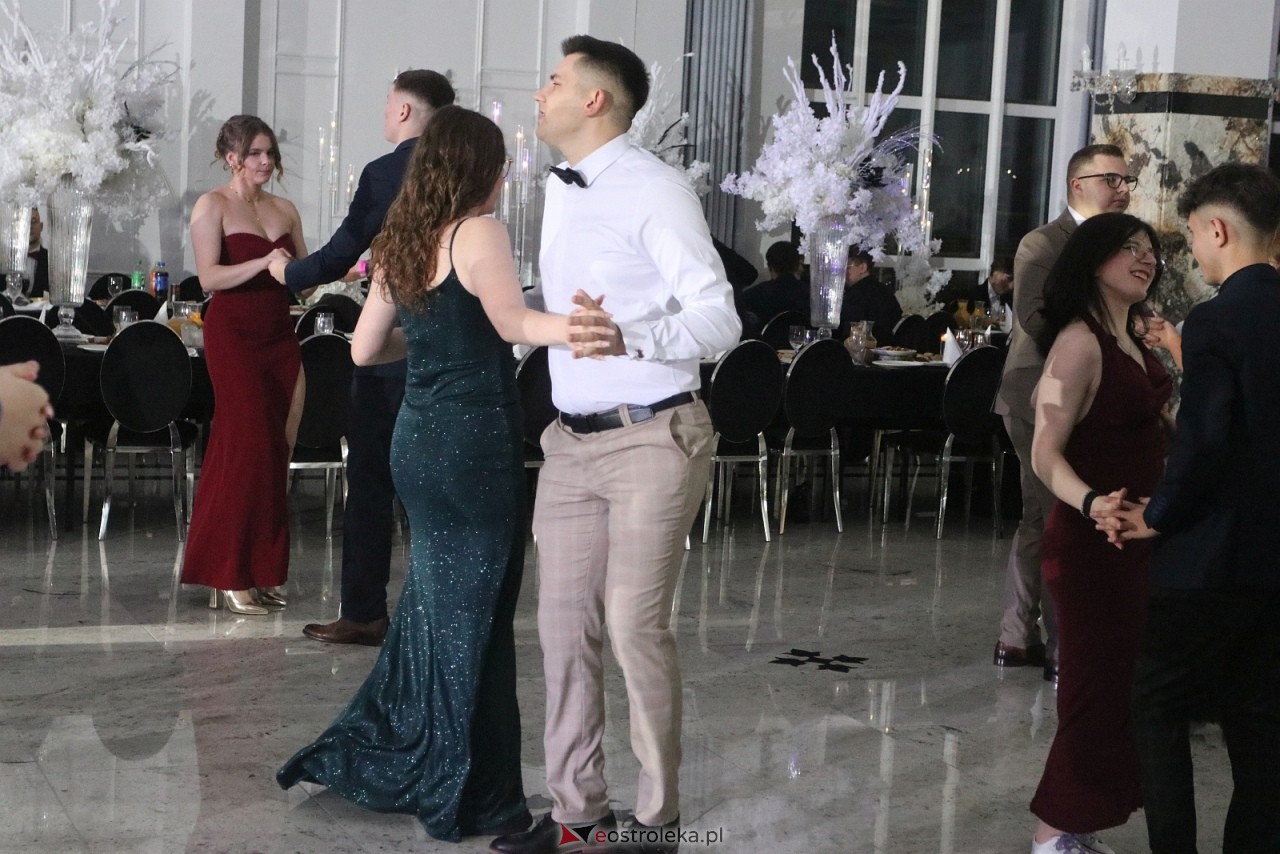 Studniówka ZSZ 3 w Ostrołęce [17.01.2026] - zdjęcie #33 - eOstroleka.pl