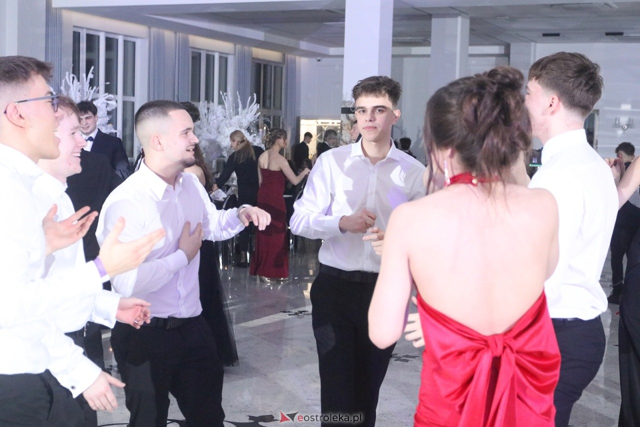 Studniówka ZSZ 3 w Ostrołęce [17.01.2026] - zdjęcie #30 - eOstroleka.pl