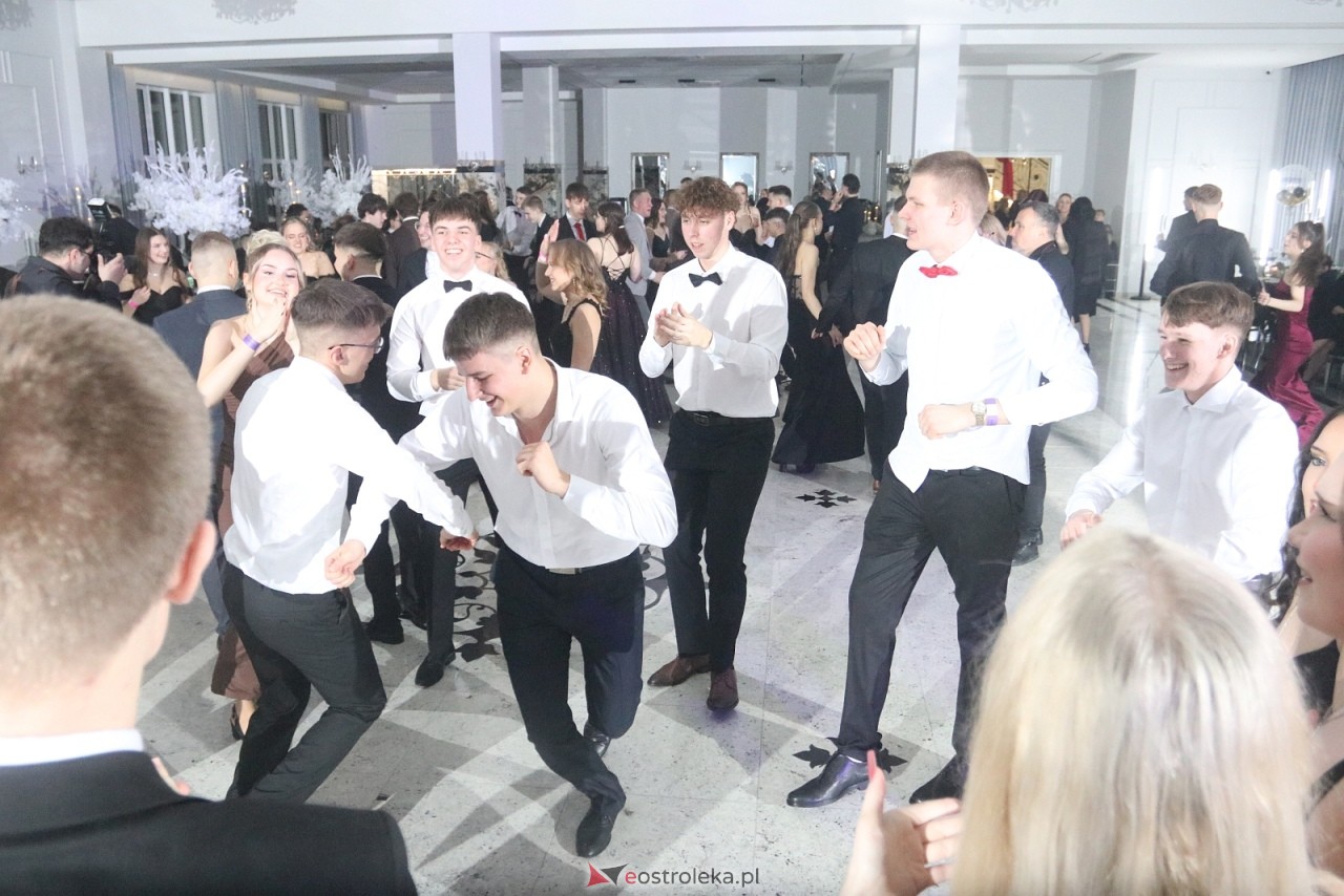 Studniówka ZSZ 3 w Ostrołęce [17.01.2026] - zdjęcie #29 - eOstroleka.pl