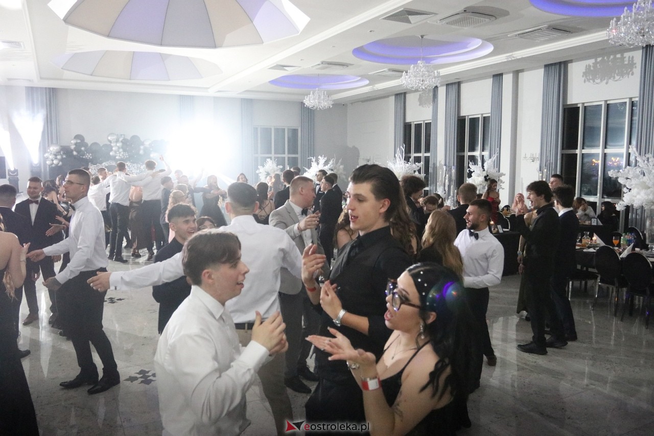 Studniówka ZSZ 3 w Ostrołęce [17.01.2026] - zdjęcie #27 - eOstroleka.pl