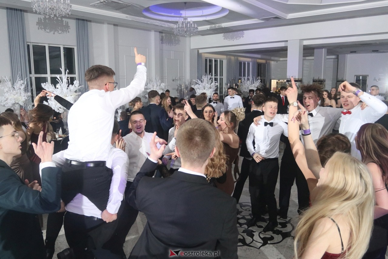 Studniówka ZSZ 3 w Ostrołęce [17.01.2026] - zdjęcie #23 - eOstroleka.pl