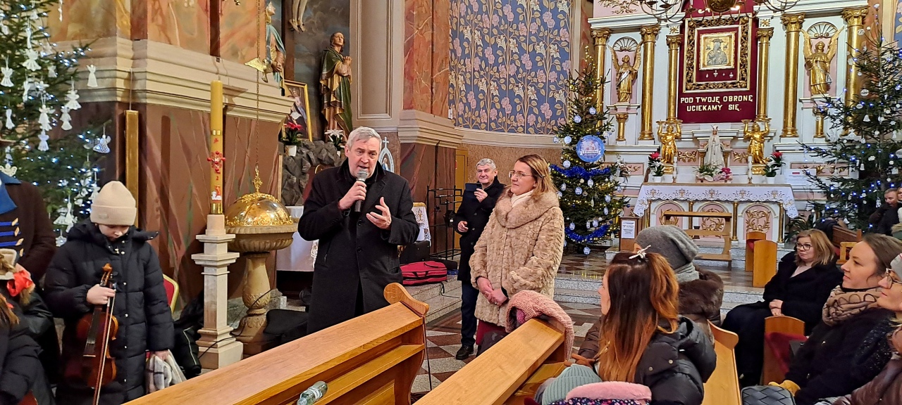 Koncert pastorałek ku czci ks. Władysława Skierkowskiego w Kadzidle [18.01.2026] - zdjęcie #8 - eOstroleka.pl
