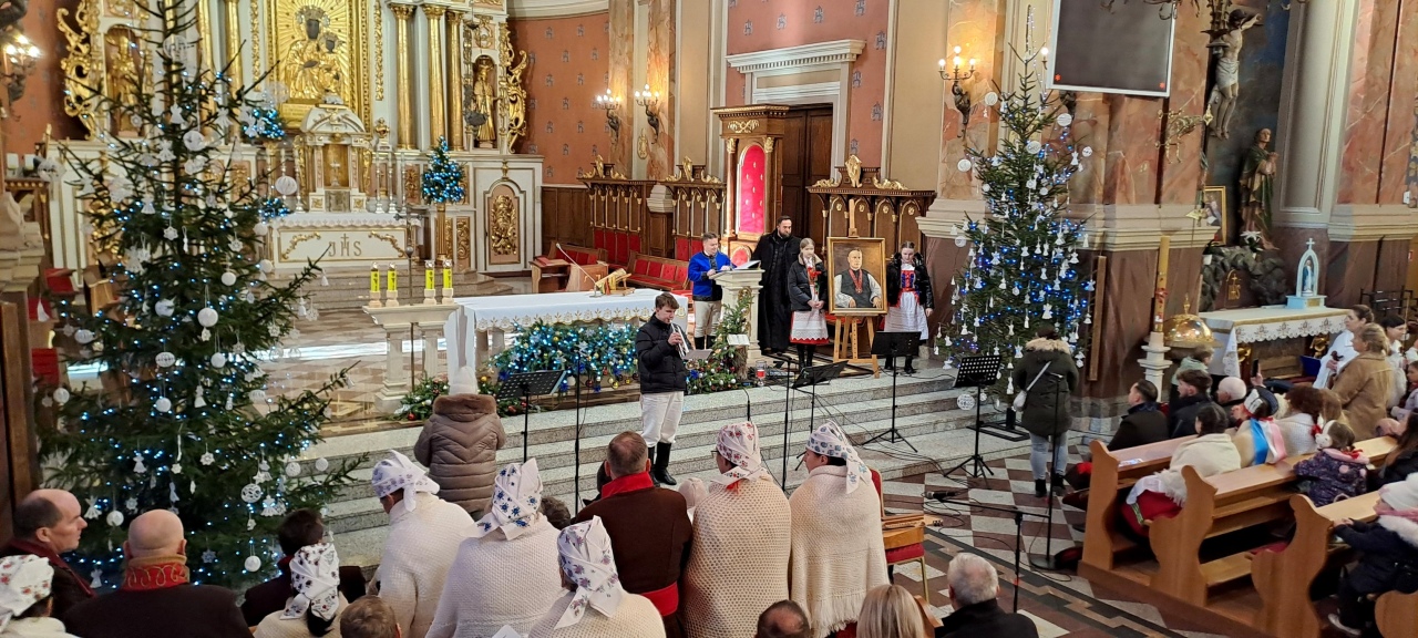 Koncert pastorałek ku czci ks. Władysława Skierkowskiego w Kadzidle [18.01.2026] - zdjęcie #3 - eOstroleka.pl